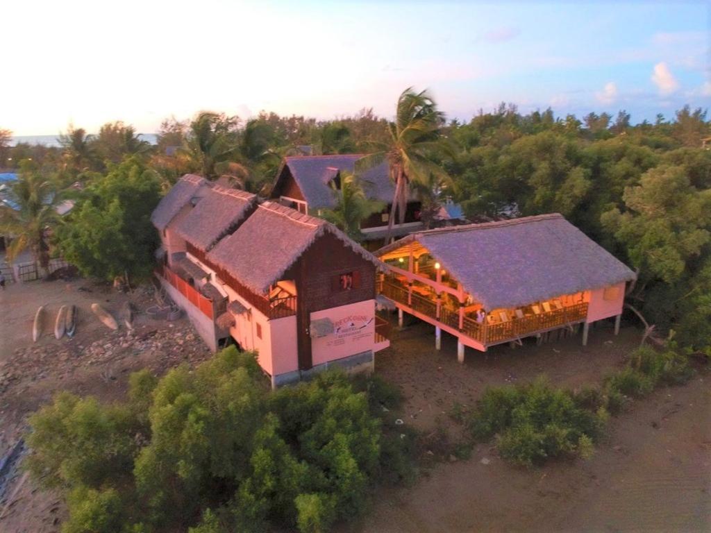 hotel trecicogne Morondava Exterior foto